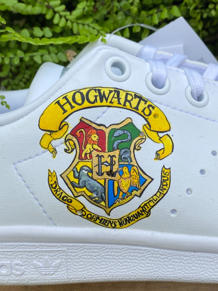 Blason de Poudlard custom sur stan smith