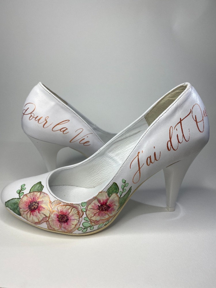 Escarpins custom mariage écriture et fleurs