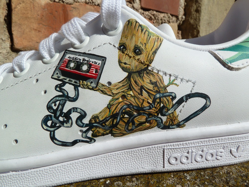 Stan smith custom baby groot avec casette